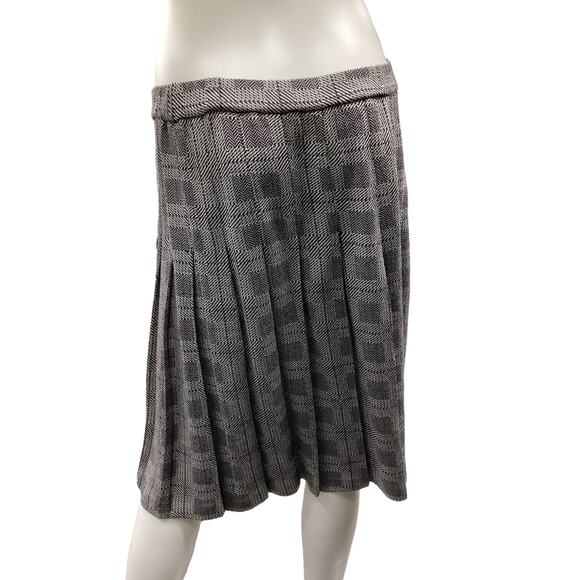 St. John Collection By Marie Gray Women’s Skirt Size 12 Knit Pleated A- Line B&W - Picture 3 of 4